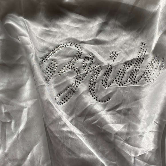 Bride robe with free bride and groom sign - Picture 3 of 5